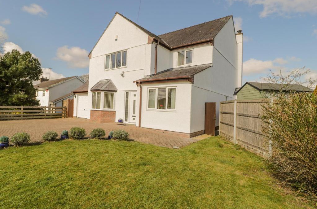 Pentraeth House | The Meadows