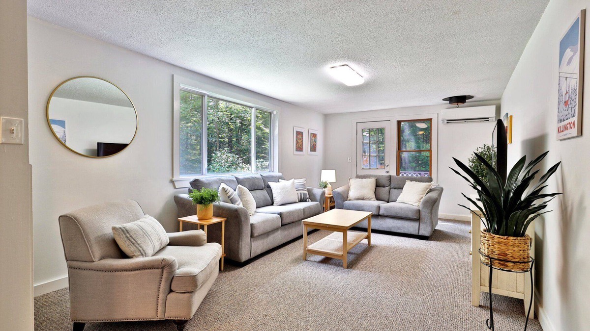 East Haven Rutland County Cottage | The Mendon Cottage: Charming Home Close to Killington, Pico and Rutland.