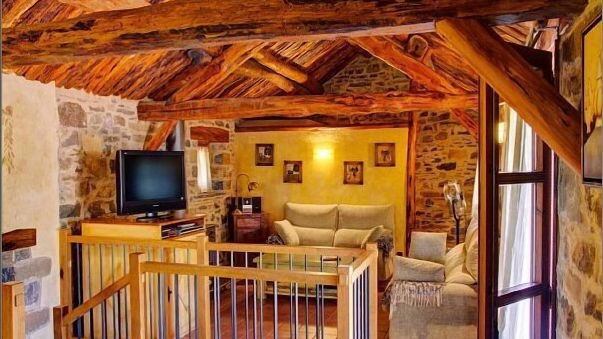 Charo Cottage | THE MERY BORDER. Aragonese Pyrenees. In Charo, 15 minutes from Ainsa. Pets