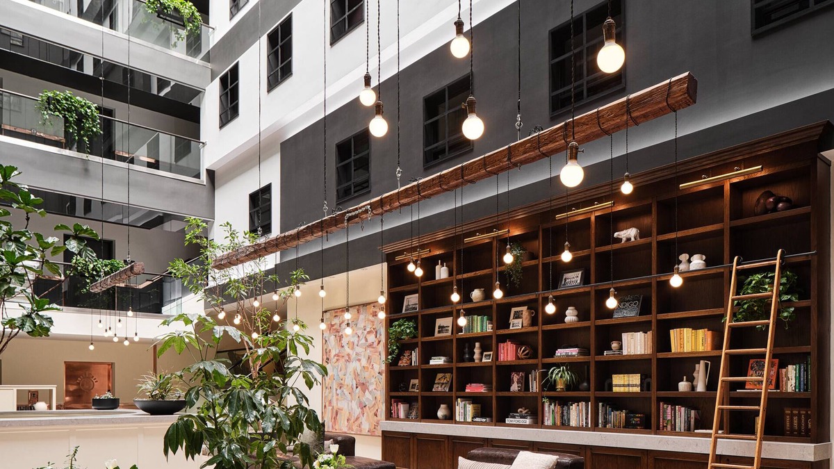 Byward Market - Parliament Hill Hotel | The Metcalfe Hotel
