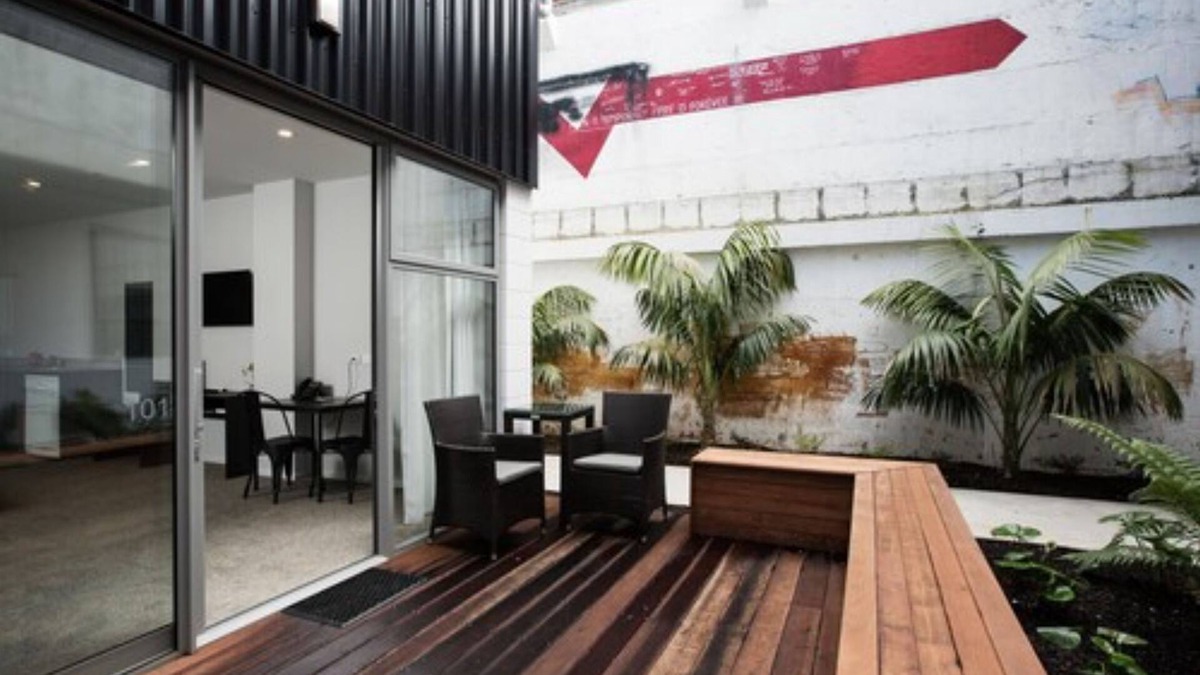New Plymouth CBD Hotel | The Metrotel Motel