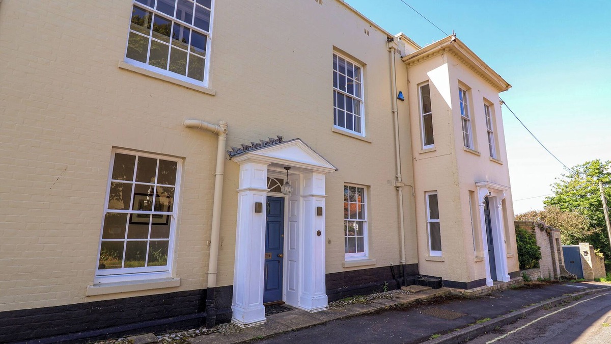 Southwold Cottage | THE MIDDLE HOUSE, pet friendly, luxury holiday cottage in Southwold