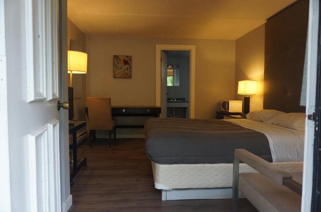 Boston Bar Hotel | The Mighty Fraser Motel