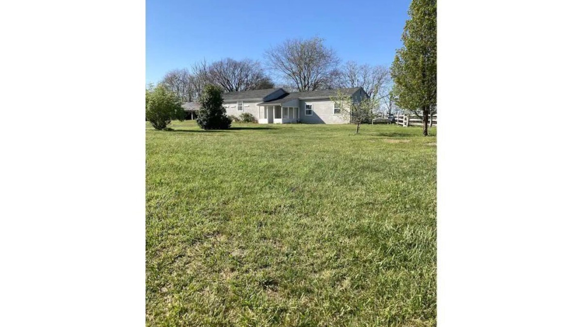 Locust Dale House | The Milkhouse at Lovell Farm(1840 historical farm)