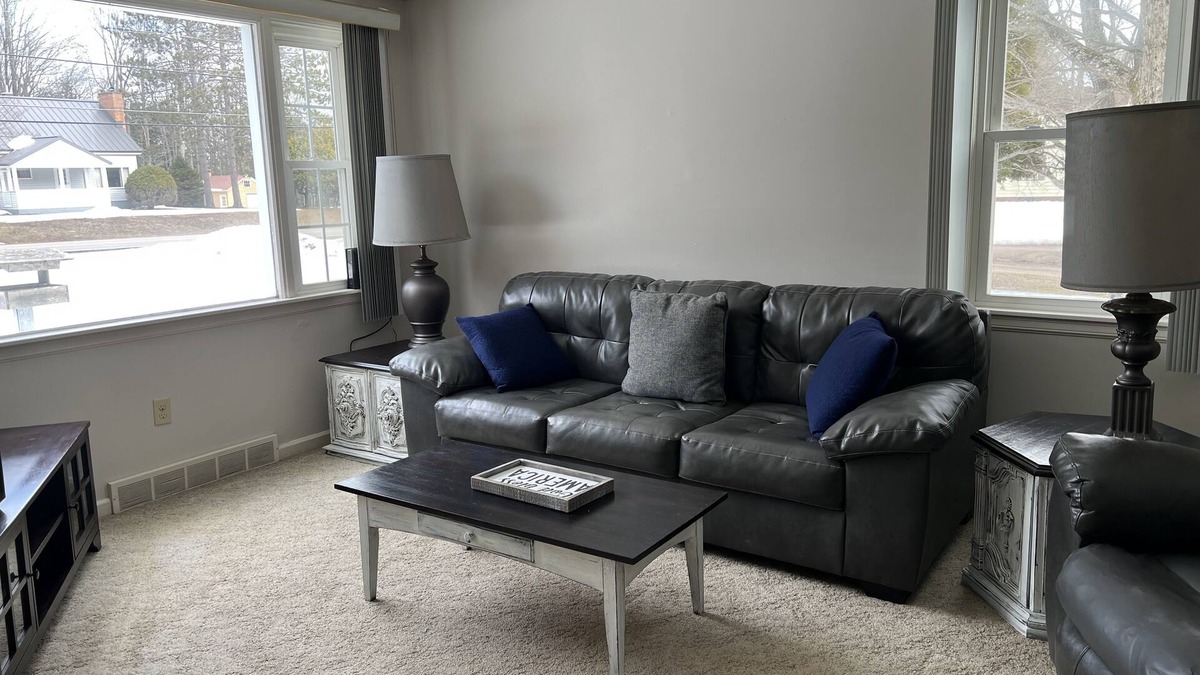 Gladstone House | The Mill House - Comfortable 3 Bed House with Vintage Charm