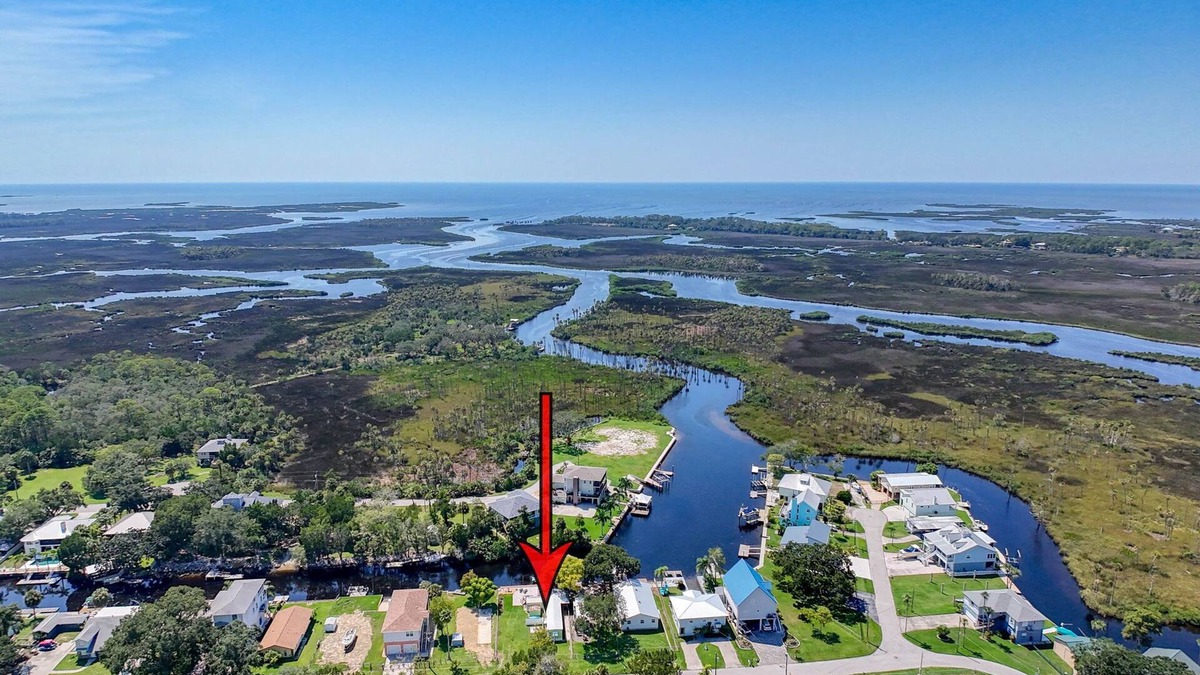 Weeki Wachee Gardens House | "The Million Dollar View" Deepest Canal and Last Rental to the Gulf of America