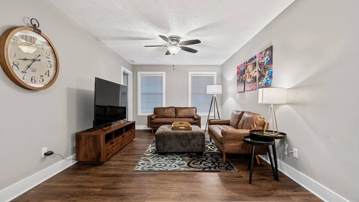 Bowling Green Apartment | The Mint - A Perfect 4Bed/4Bath Weekend Getaway