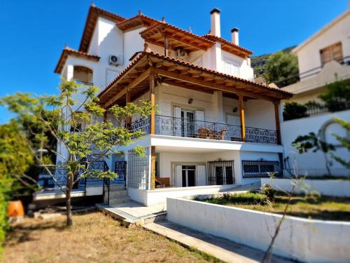 Porto Rafti Villa | The Mirador Boutique Villa with Scenic Sea View