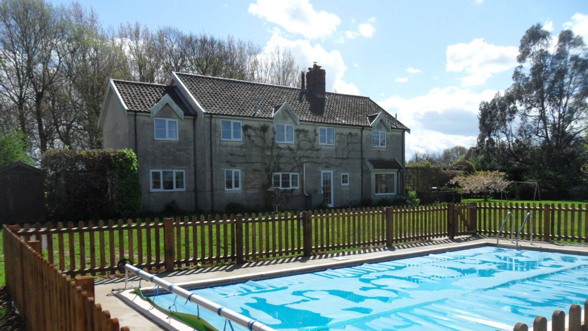 Redisham House | The Moat House, Suffolk UK