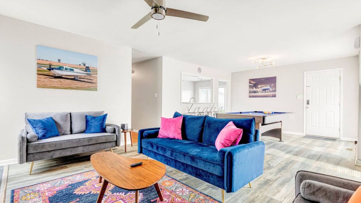 Quinton Apartment | The Modern Mile High: Aviator`s Lookout in Quinton