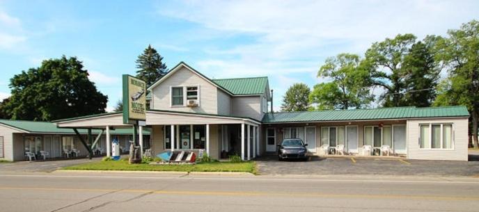 Cheboygan Hotel | The Monarch Motel