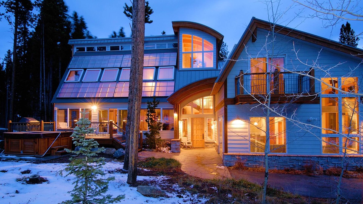Peak 8 Villa | The Mont Blanc Home - Walk to lifts - ski back to house!