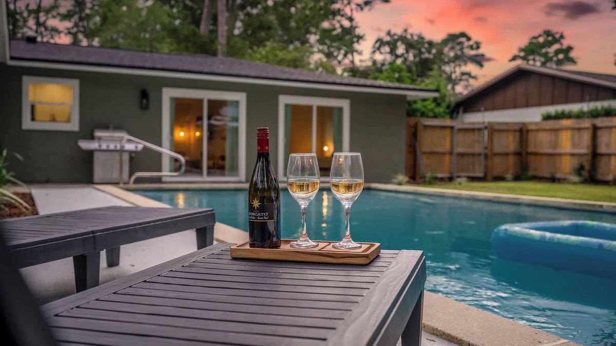 Gainesville House | The Monterey - Private Pool & Grill - 4 KING Beds