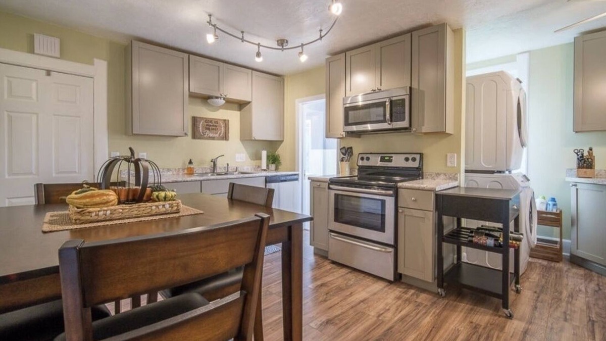 Port Washington Apartment | The Montgomery, Upper