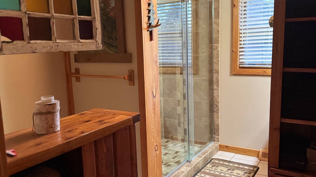 Thompsonville House | The Moose Lodge at Crystal Mountain