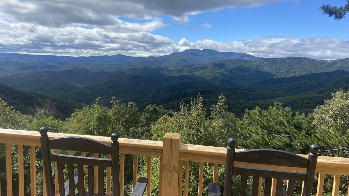 Apple Ridge House | The Most Amazing View in Blowing Rock