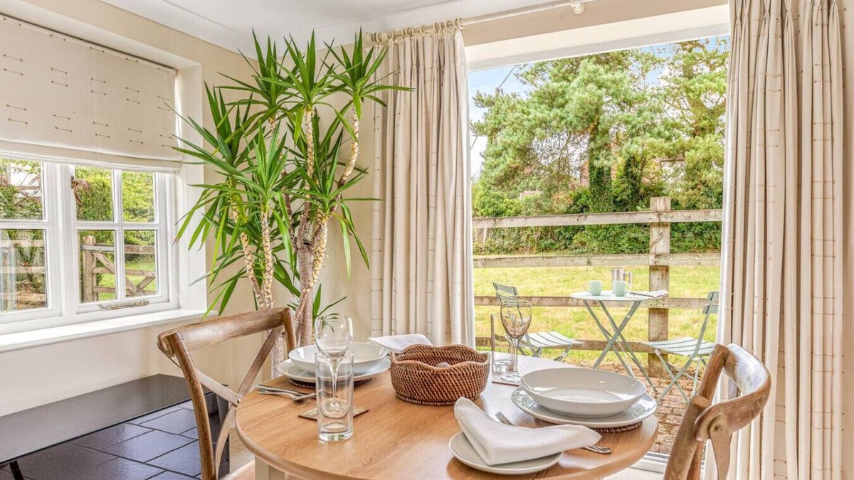 Maidensgrove Apartment | The Mulberry Cottage