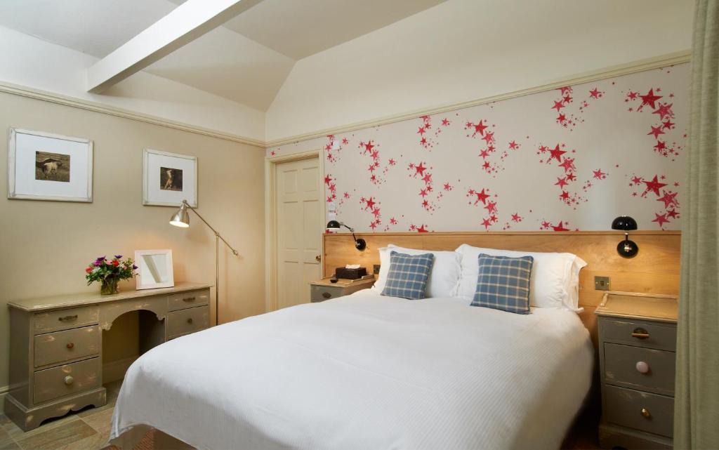 East Woodyates Hotel | The Museum Inn