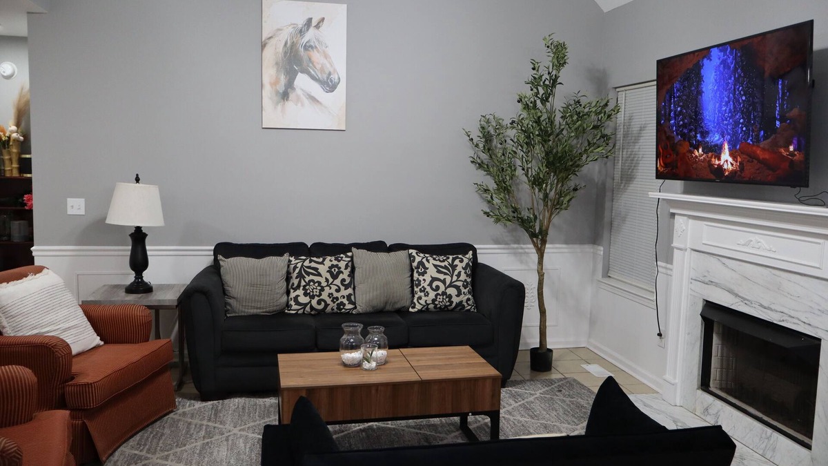 La Vergne House | The Music and Muse House. Feel Home!