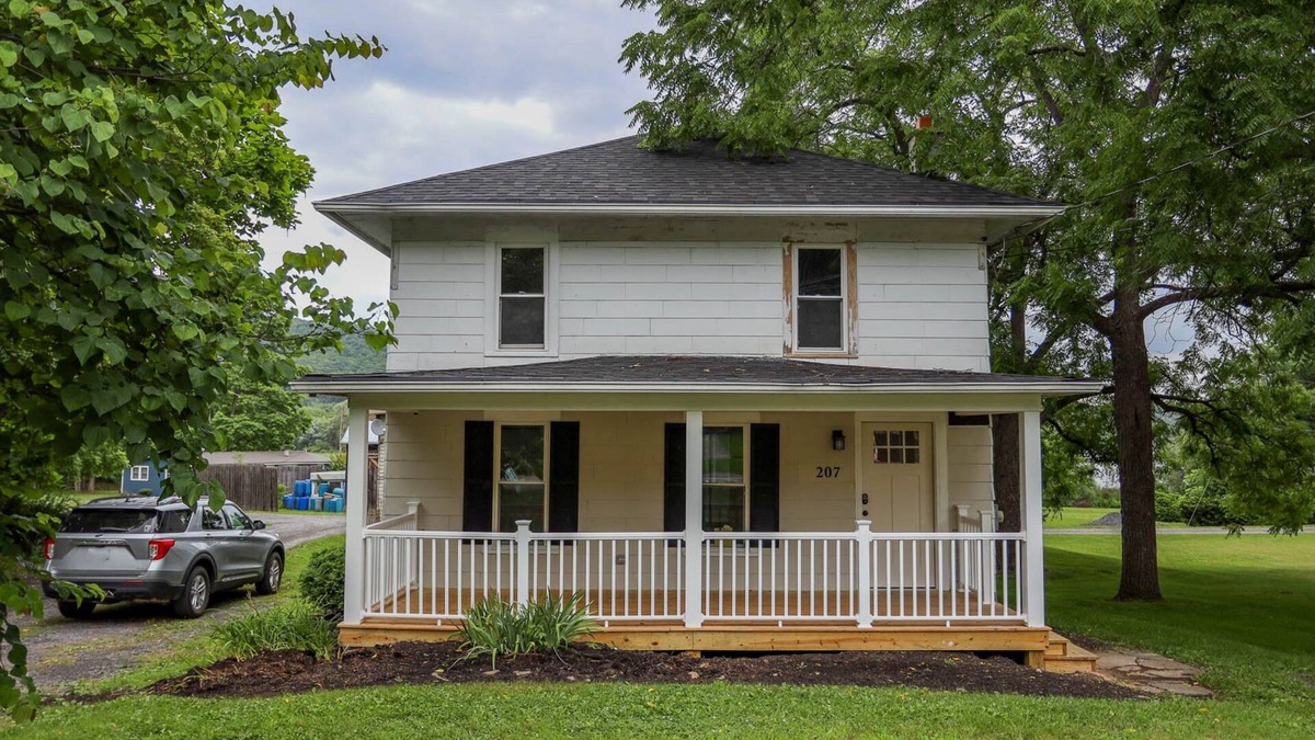 Town of Jerusalem House | The Myst: "Affordable getaway in the Finger Lakes"