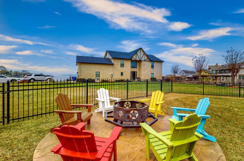 West Livingston House | The Mystic