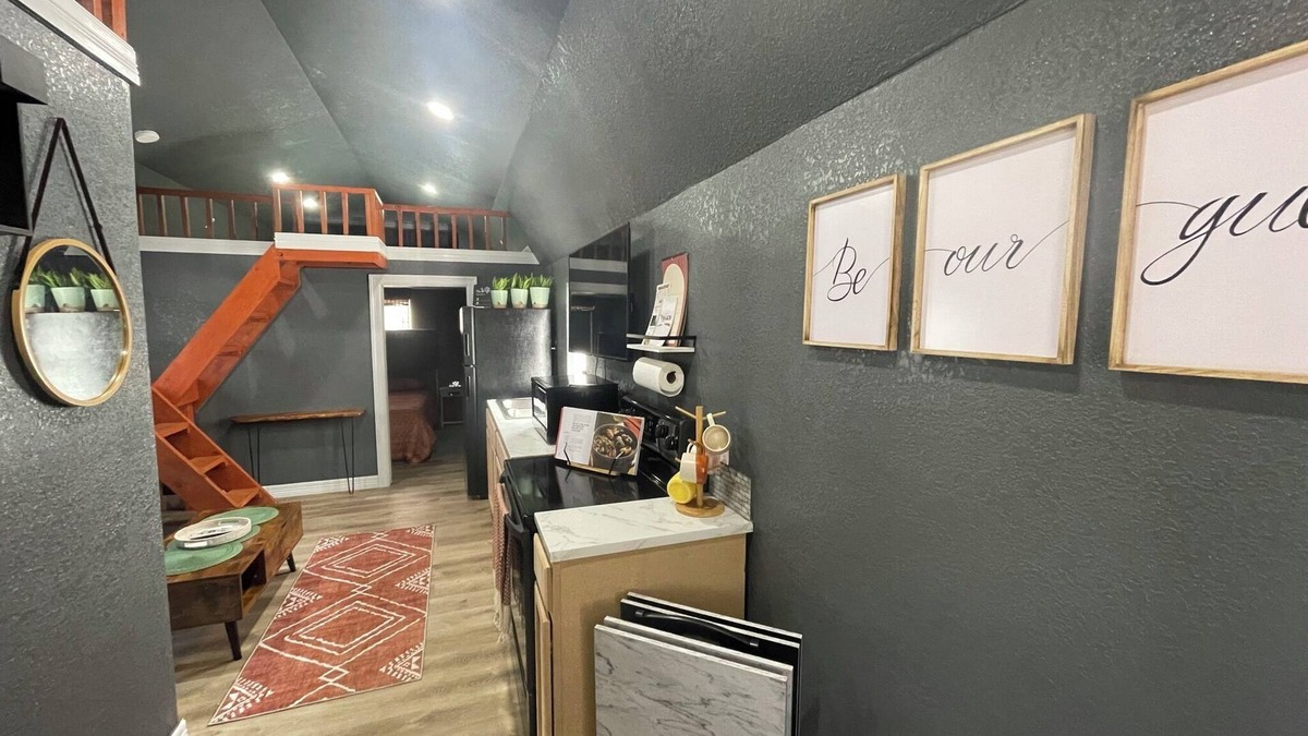 Brazoria Cabin | The Natasha Cabin: Cozy 3-Bed Retreat by the River