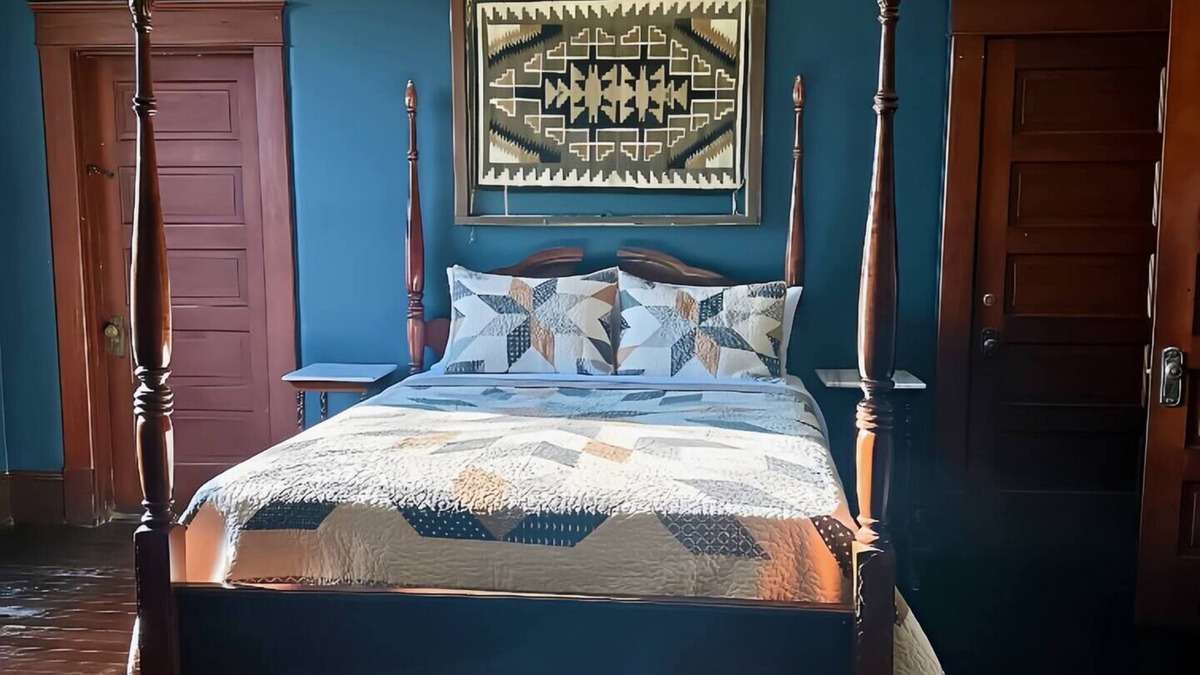 Mount Pleasant House | The Native Suite w/Private Full Bath