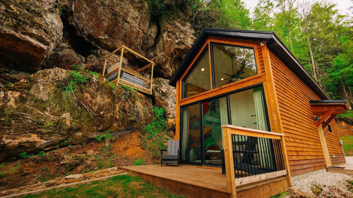 Rogers Apartment | The Naturalist by The Hideaways