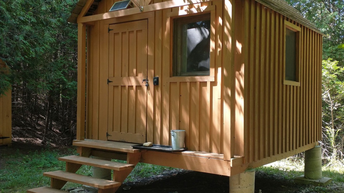 Central Frontenac Cabin | The Naturalist
