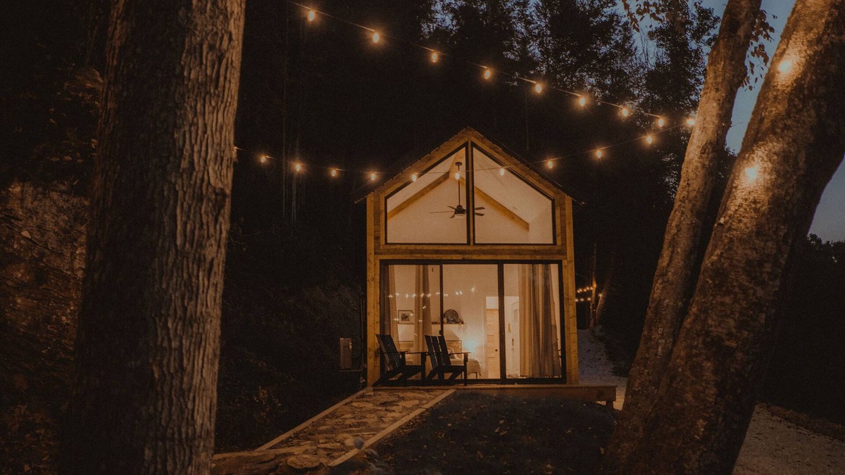 Rogers Cabin | The Naturalist - Tiny Cabin in RRG