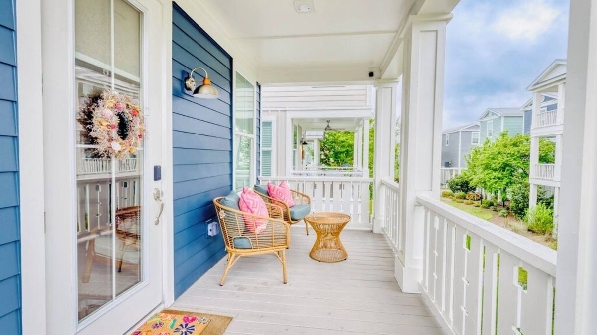 Pass Christian Cottage | The Navy Blue Bungalow- Cozy Cottage on the MS Gulf Coast
