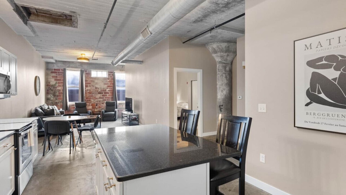 Downtown Apartment | The Nelson Lofts - Unit 3 (2 BR)