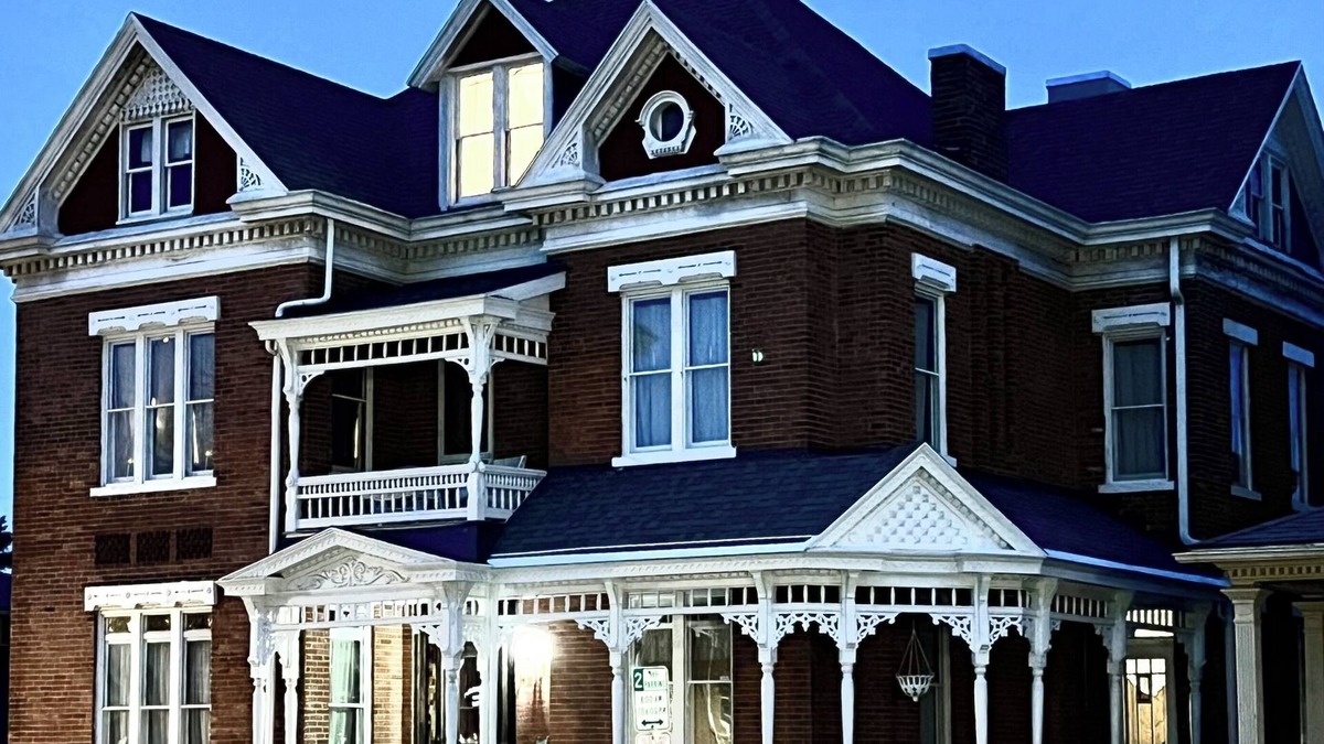 Xenia House | The Nesbitt House - Suite 136