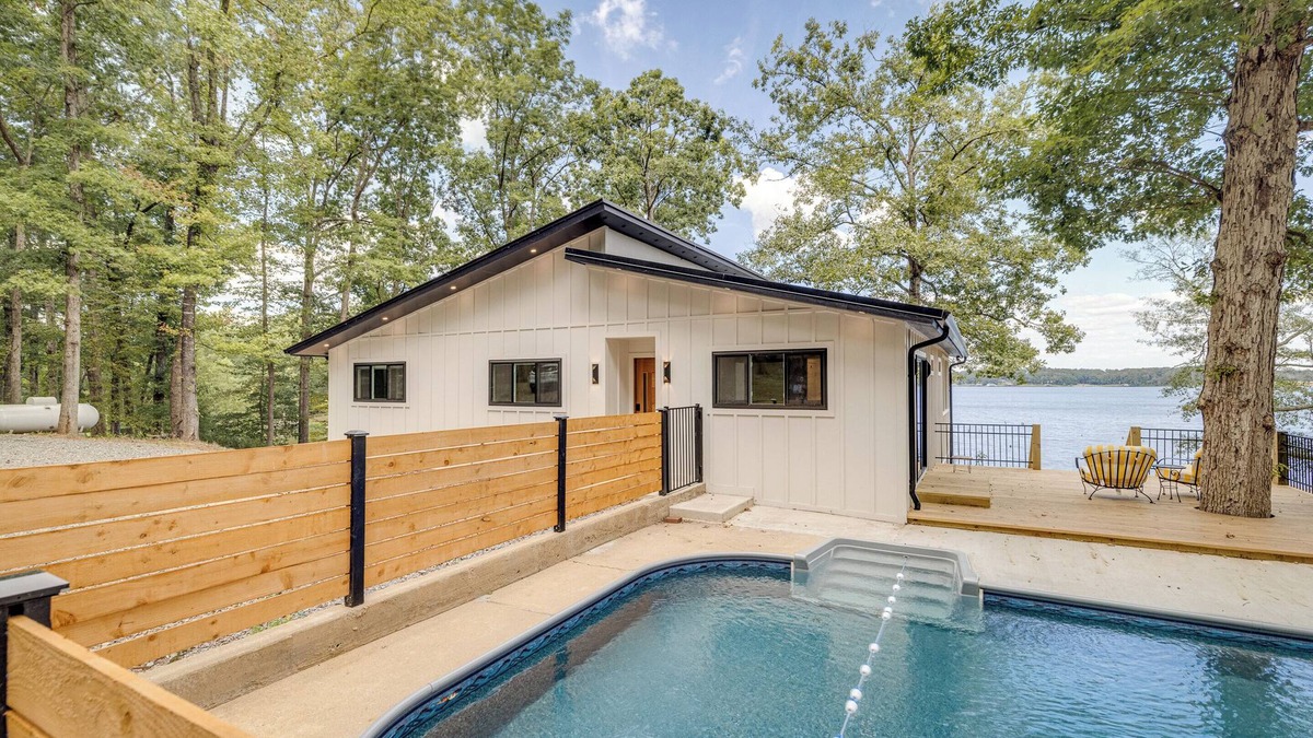 Downsville House | The Nest at Eagle Bay Cove on Lake D'Arbonne with pool, boathouse and game room!
