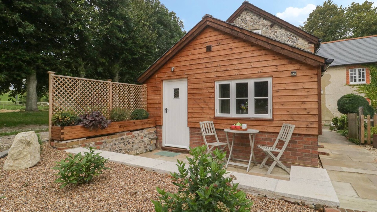 Chitterne Cottage | THE NEST AT THE ROUND HOUSE, pet friendly in Warminster
