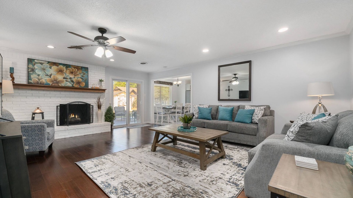 Fort Smith House | The Nest-Cozy 4BR in the heart of town w/fire pit