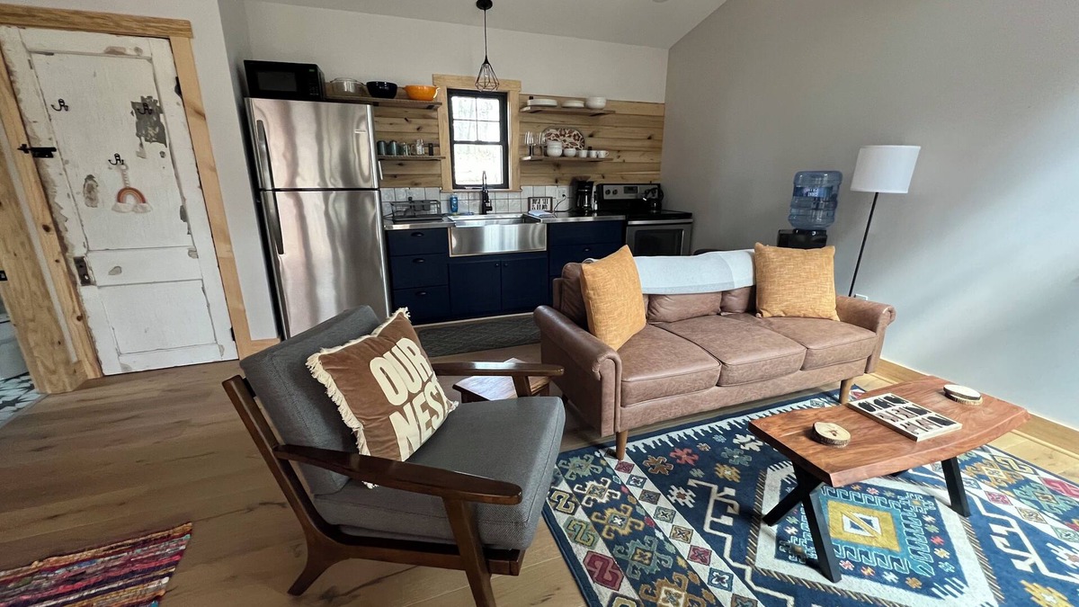 Rogers Cabin | The Nest - Cozy Loft, Deck & Firepit