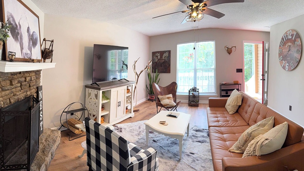 Ranger House | The Nest in Ranger - A Cozy Private Getaway with a Huge Game Room!