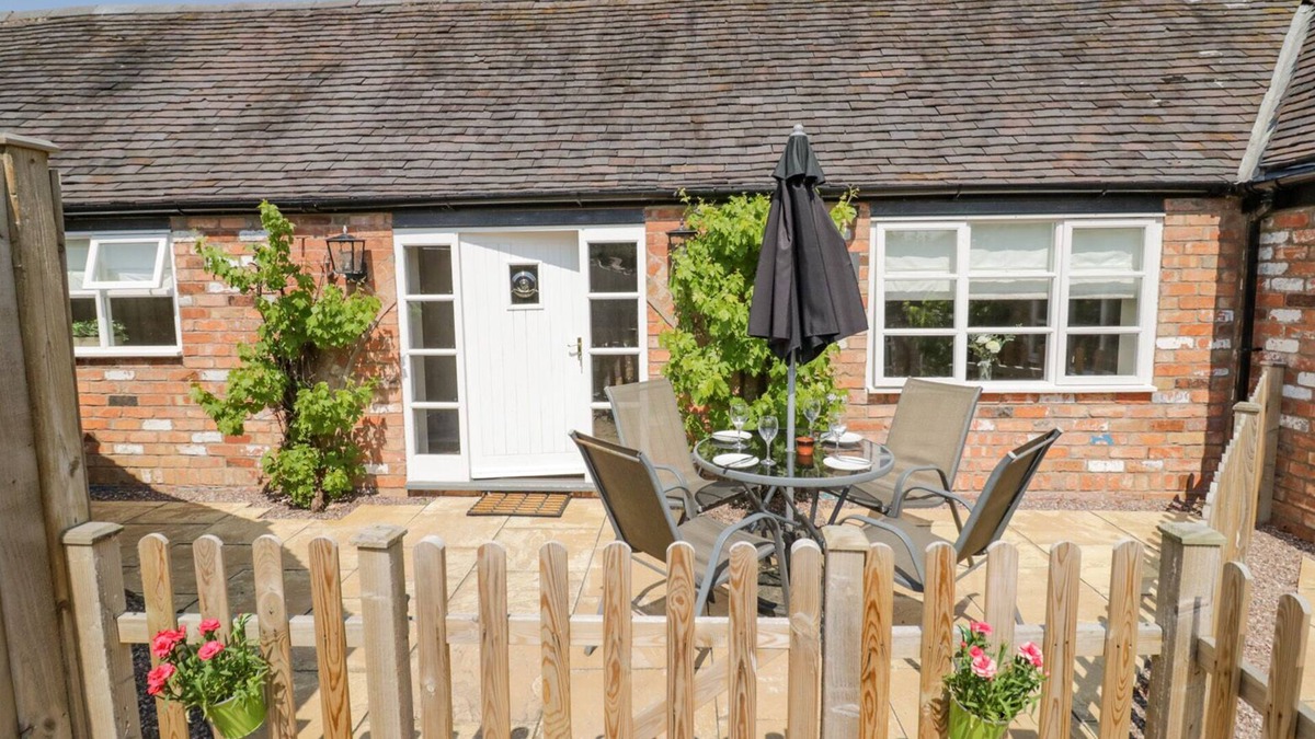 Sutton Cheney Cottage | THE NEST, pet friendly, character holiday cottage in Market Bosworth