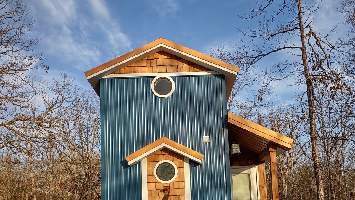 Troy Cabin | The Nest, reconnect with that special someone in our charming birdhouse!