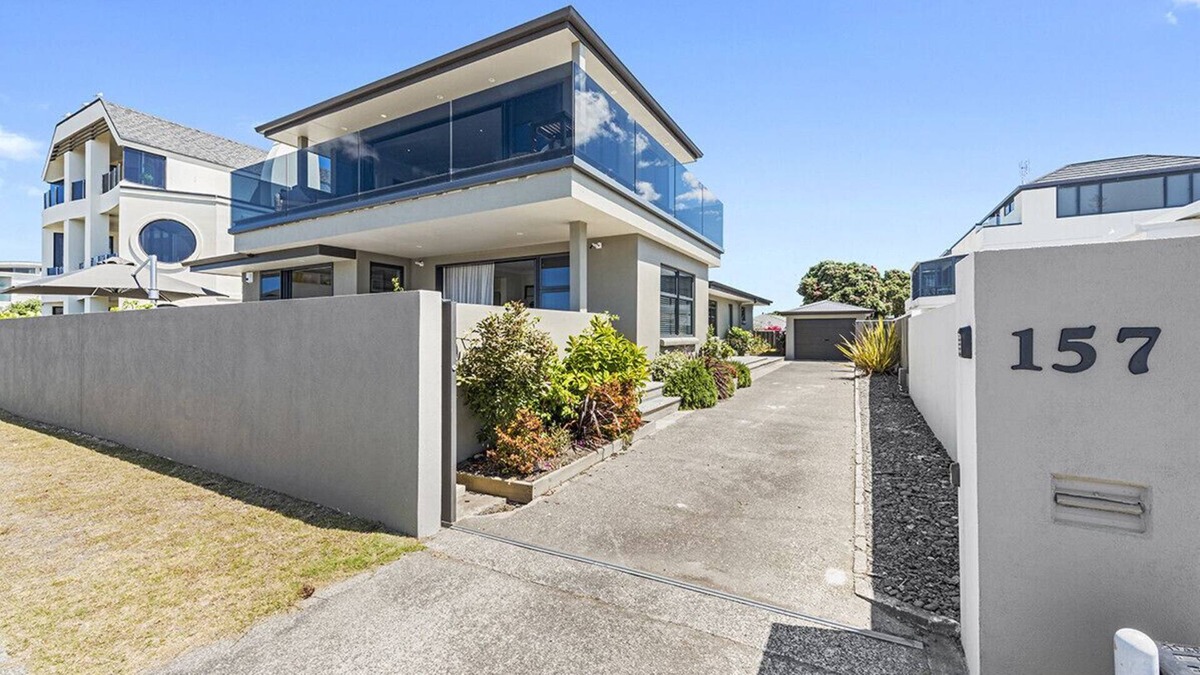 Mount Maunganui Cottage | The Nest - Te Kohanga - Mt Maunganui Holiday Home