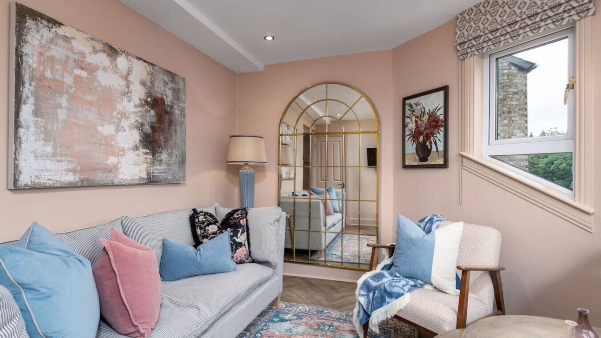 Dalavich Apartment | The Nevis Suite at Munro Guest House