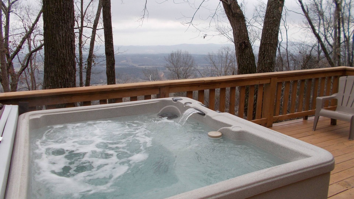 Rising Fawn Cabin | The Newly Renovated Treehouse Cabin with Incredible Views and Hot Tub