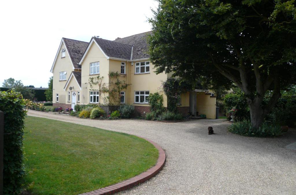 Baldock Bed & Breakfast | The Newnham White House