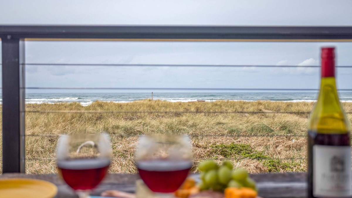 Nedonna Beach House | The Nickels Quarters-Gorgeous Oceanfront Rockaway Beauty with Two Master Suites!