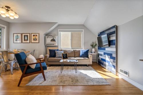 Southwest Minneapolis Apartment | The Nicollet Nook