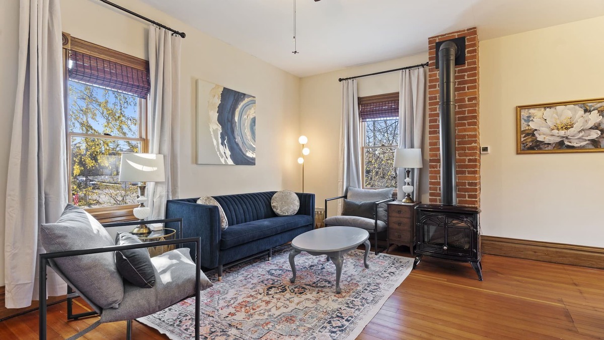 Hastings Apartment | The Nininger Historic Apt - Walk to DT and River, King Bed, Pet Friendly