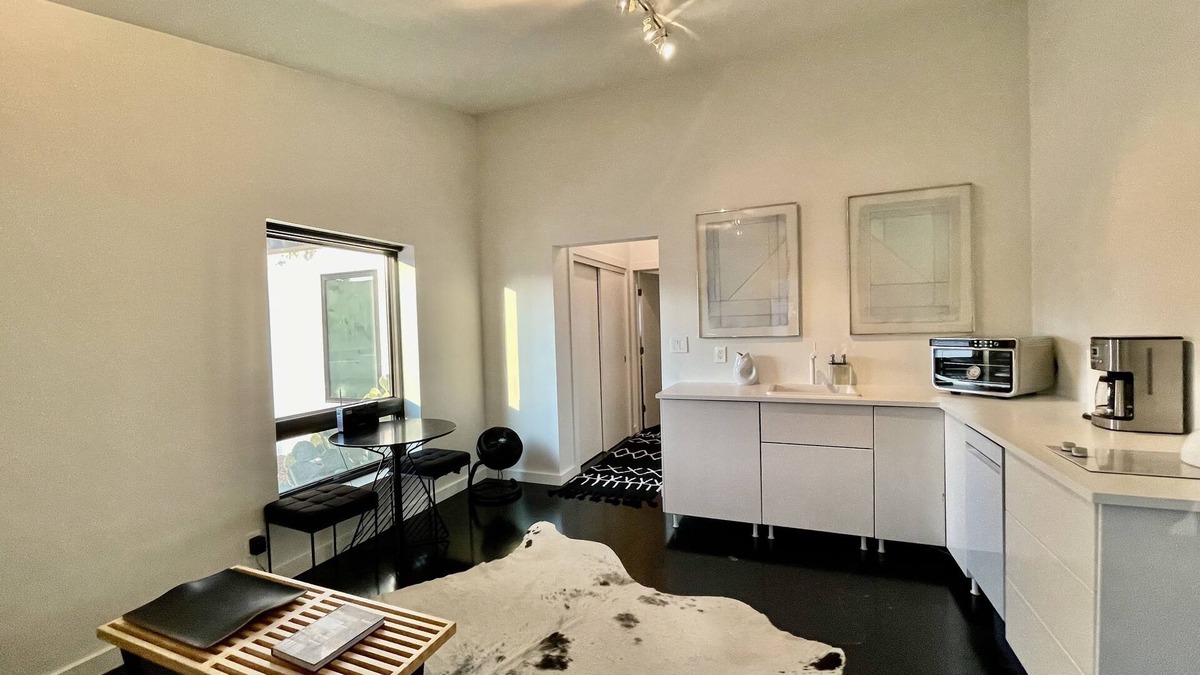 Marfa Condo | The No. 3: modern, bright, renovated, dwtn condo w/outdoor lounge space