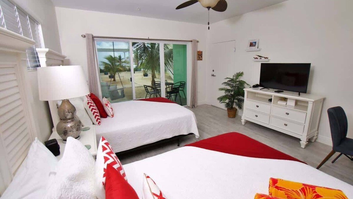 Colliers Bay Condo | The No Problem Oceanfront Studio Cottage in East End