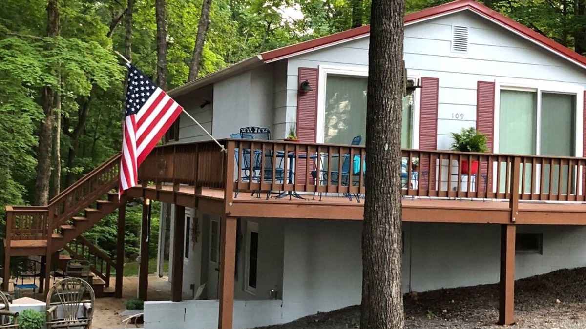 Cadiz Cottage | The No Wake Zone Cozy, Quiet Lake Area Property